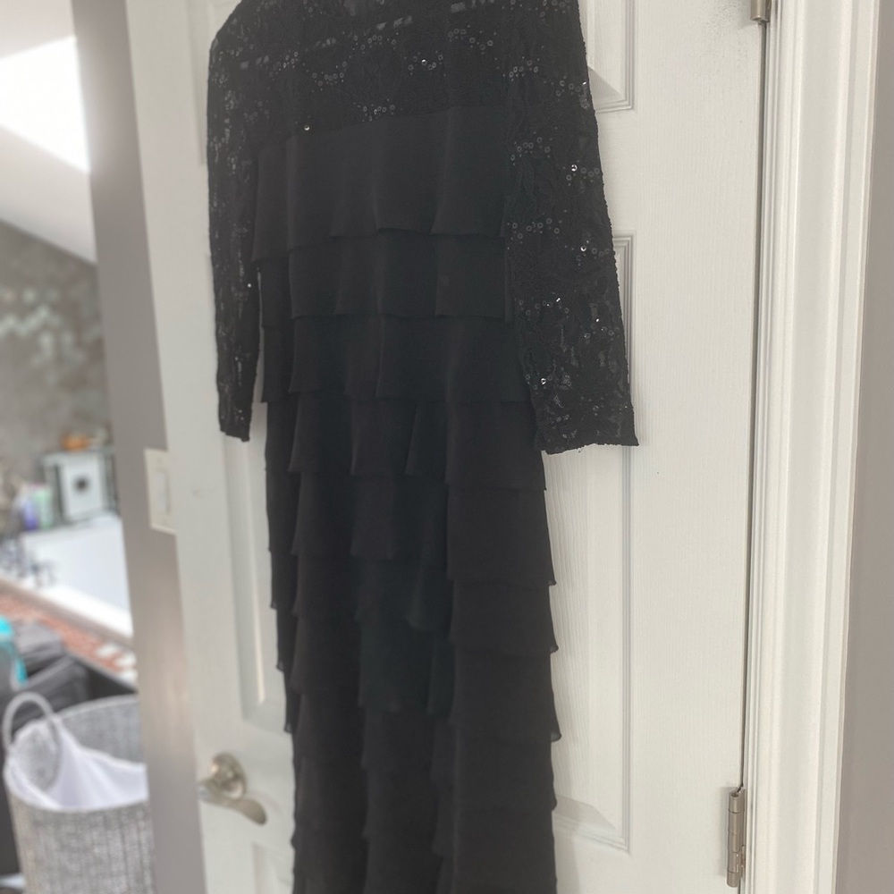 $229 Value✨Tiered Alex Evenings Black Sequin Dress - Von Maur • Breathtaking
